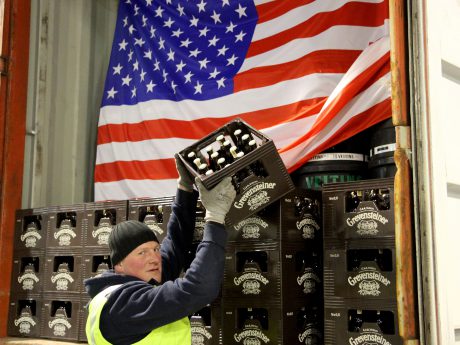 Erster Container bringt Grevensteiner Landbier nach New York, Seattle und San Diego